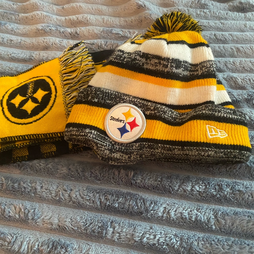 Pittsburgh Steelers Yellow Black Knit Pom Beanie & Scarf Set